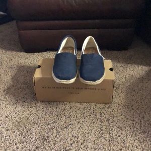 Toms